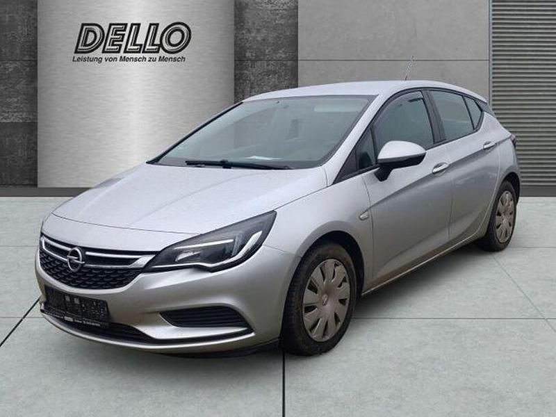 Grau Gebraucht 2017 Opel Astra Edition Limousine | 9.880 € (Teuer) - Bild 1/4