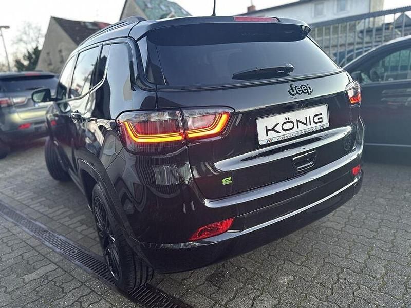 Gebraucht Jeep Compass Altitude 131 PS (96 kW) 2023 Solid black SUV