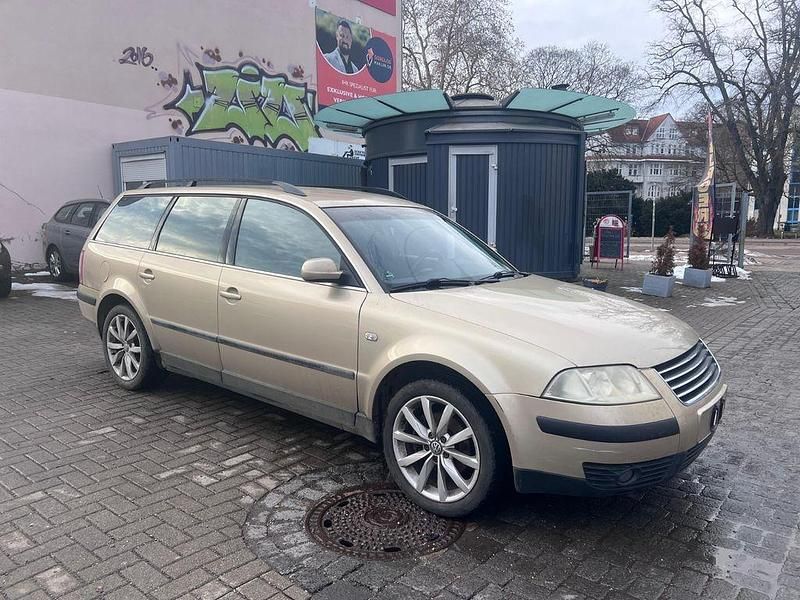 Gebraucht VW Passat 116 PS (85 kW) 2001 Gold Kombi