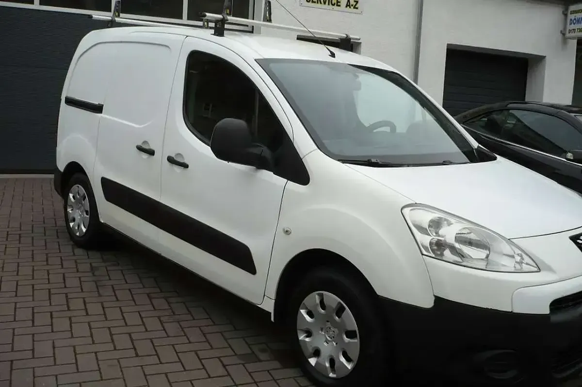 Gebraucht Peugeot Partner 75 PS (55 kW) 2009 Weiß Van / Kleinbus