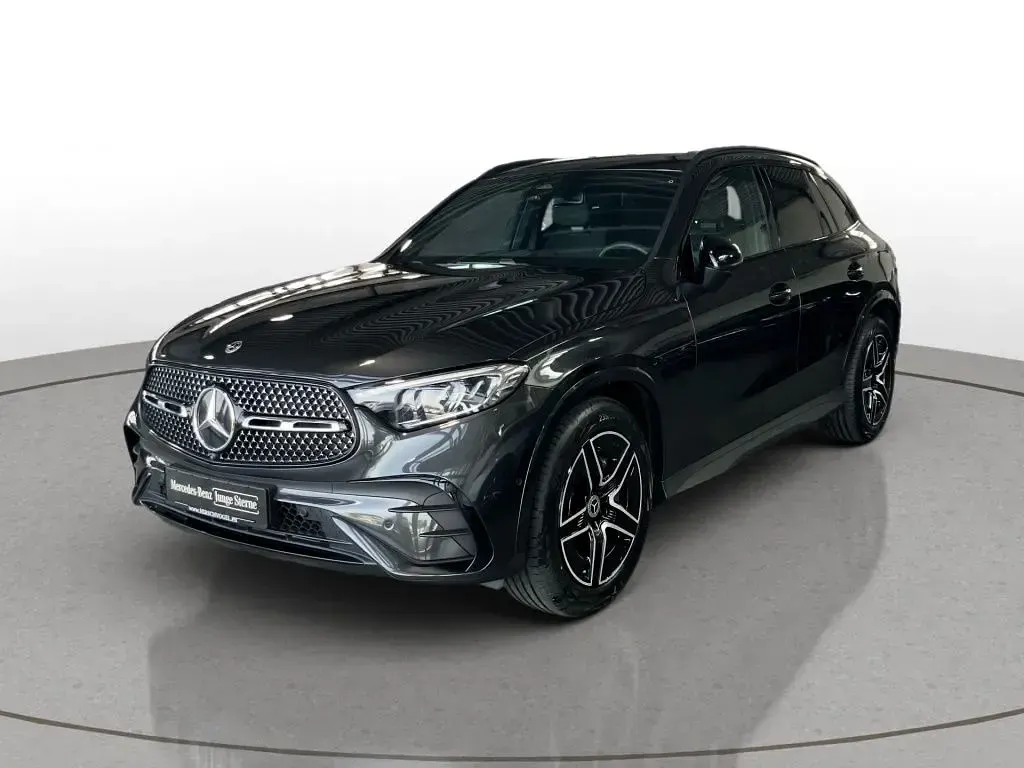 Gebraucht Mercedes GLC220 AMG line 197 PS (144 kW) 2025 Metalliclack graphitgrau SUV