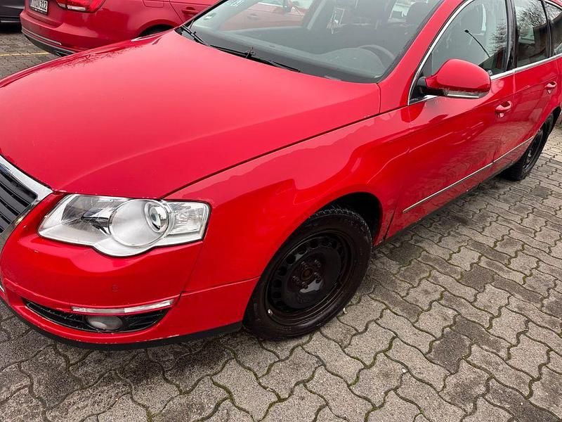 Rot Gebraucht 2006 VW Passat Comfortline Kombi | 1.600 € (Superpreis) - Bild 1/4