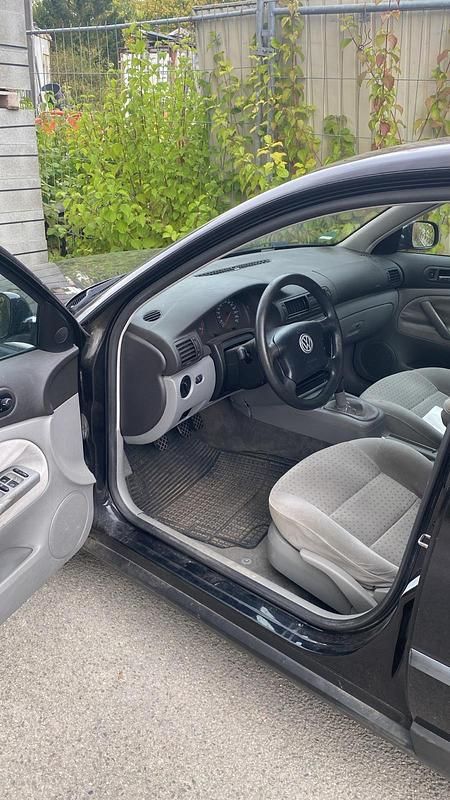 Gebraucht VW Passat 102 PS (75 kW) 1999 Schwarz Limousine