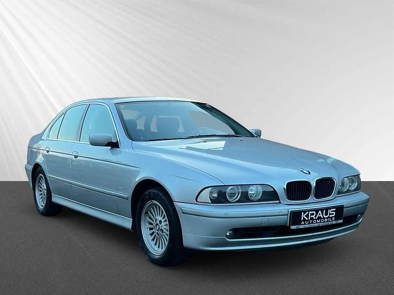 Silber Gebraucht 2002 BMW 530 Exclusive Limousine | 8.980 € (Fairer Preis) - Bild 1/4