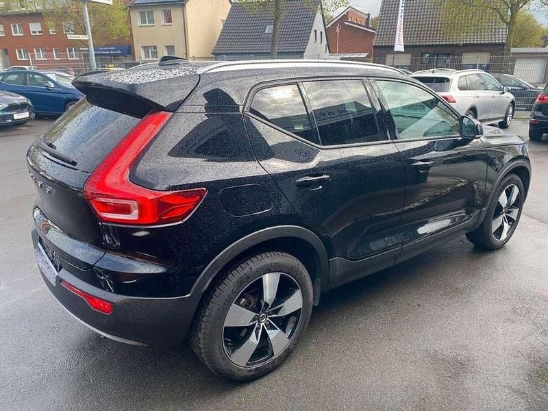 Second-hand Volvo XC40 Pro 163 CP (119 kW) 2022 Negru SUV