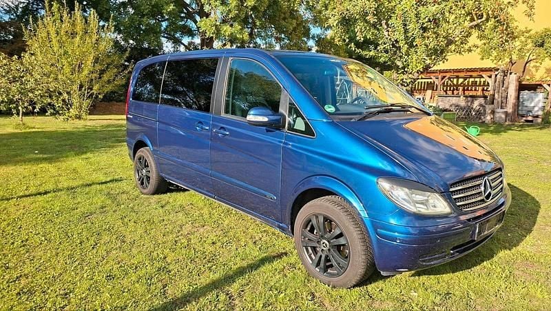 Blau Gebraucht 2007 Mercedes Viano Van / Kleinbus | 9.000 € (Fairer Preis) - Bild 1/4