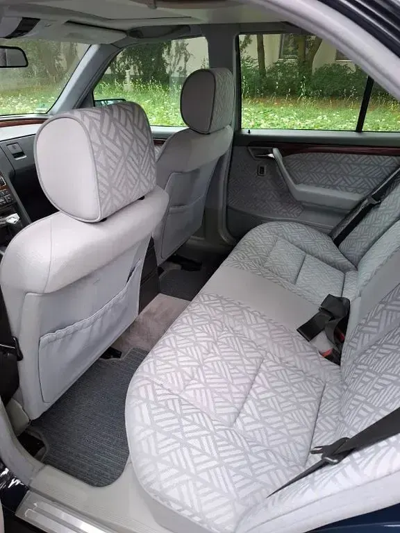 Gebraucht Mercedes C180 Classic 122 PS (89 kW) 1994 Blau Limousine