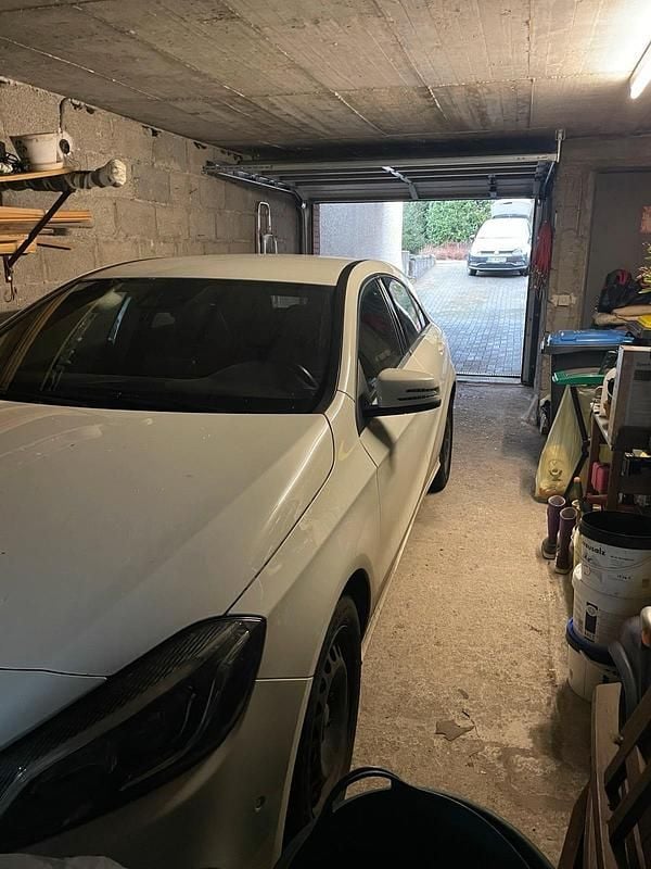 Gebraucht Mercedes A180 122 PS (89 kW) 2017 Weiß Kleinwagen