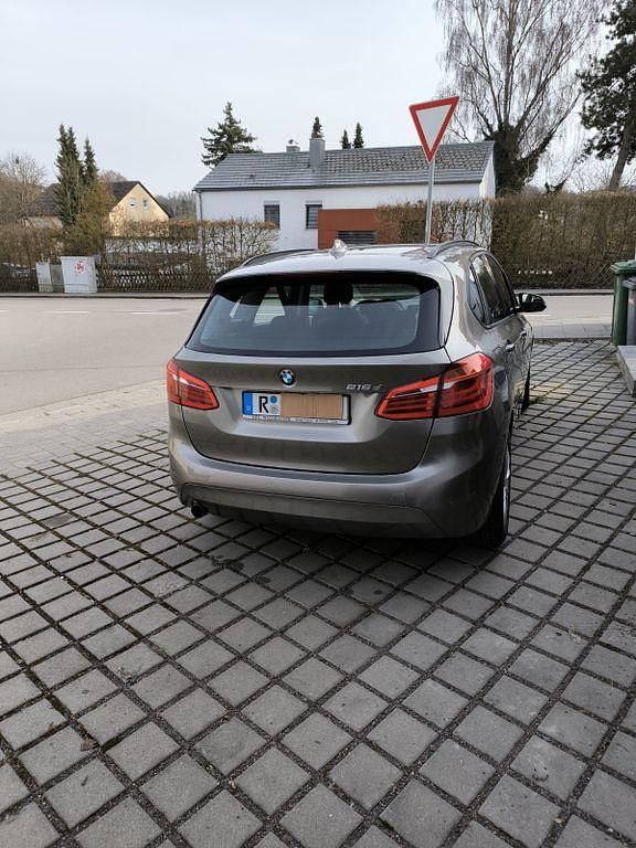 Gebraucht BMW 216 Active Tourer 116 PS (85 kW) 2017 Braun Van / Kleinbus