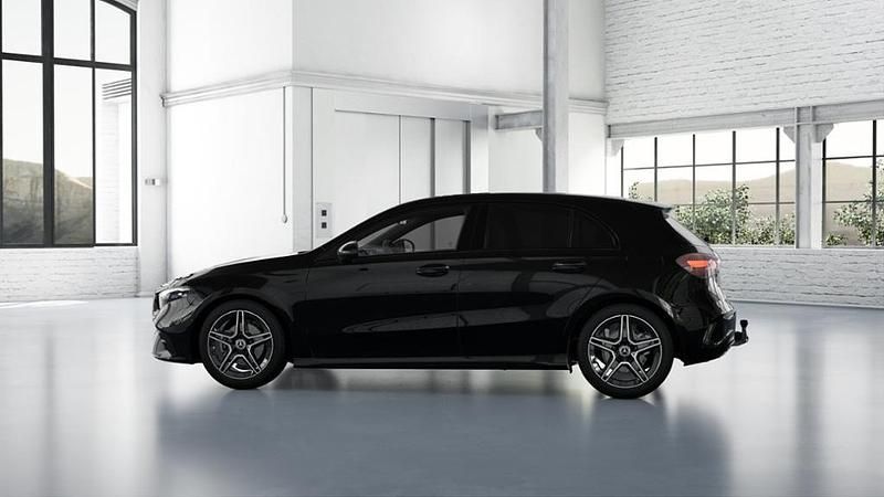 Gebraucht Mercedes A180 Night 116 PS (85 kW) 2025 Schwarz Limousine