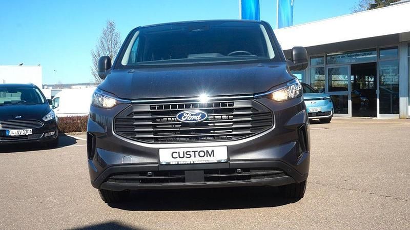Grau Gebraucht 2025 Ford Transit Custom Trend Kombi | 37.980 € (Etwas zu teuer) - Bild 1/4