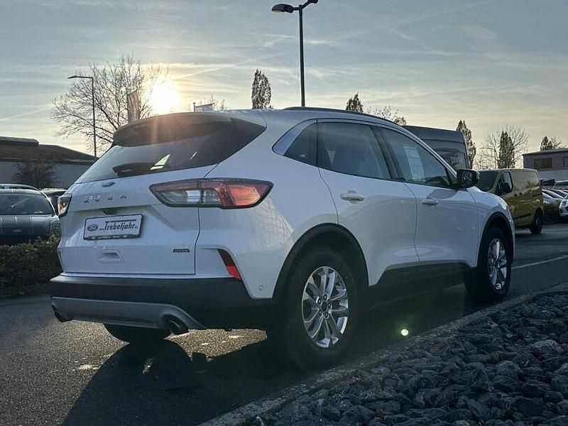 Gebraucht Ford Kuga Titanium 152 PS (111 kW) 2021 Weiß SUV