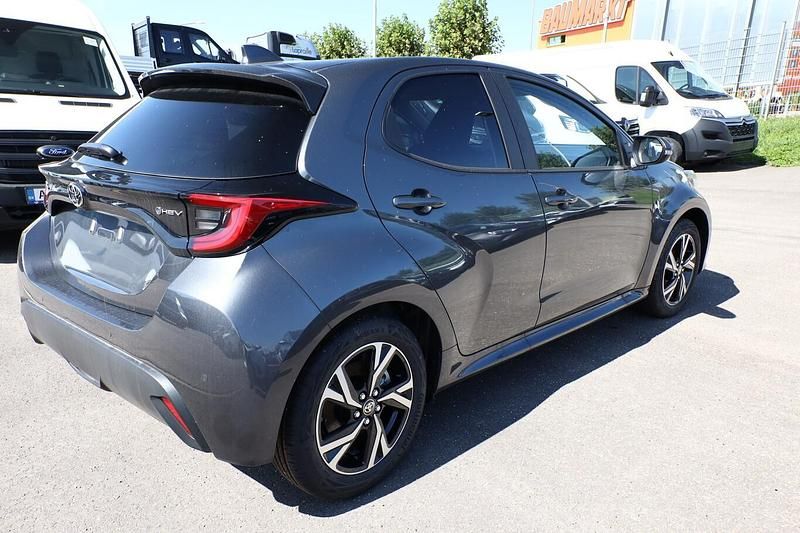 Neu Toyota Yaris Hybrid 116 PS (85 kW) 2026 Marlingrau metallic Kleinwagen