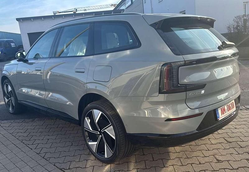 Vapour grey / metallic Gebraucht 2024 Volvo EX90 Performance SUV | 89.890 € - Bild 1/4