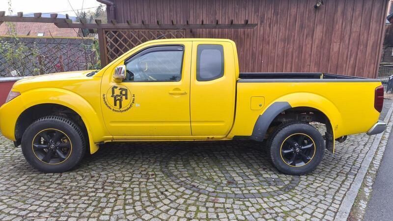 Gelb Gebraucht 2010 Nissan Navara Abholung | 5.500 € - Bild 1/4