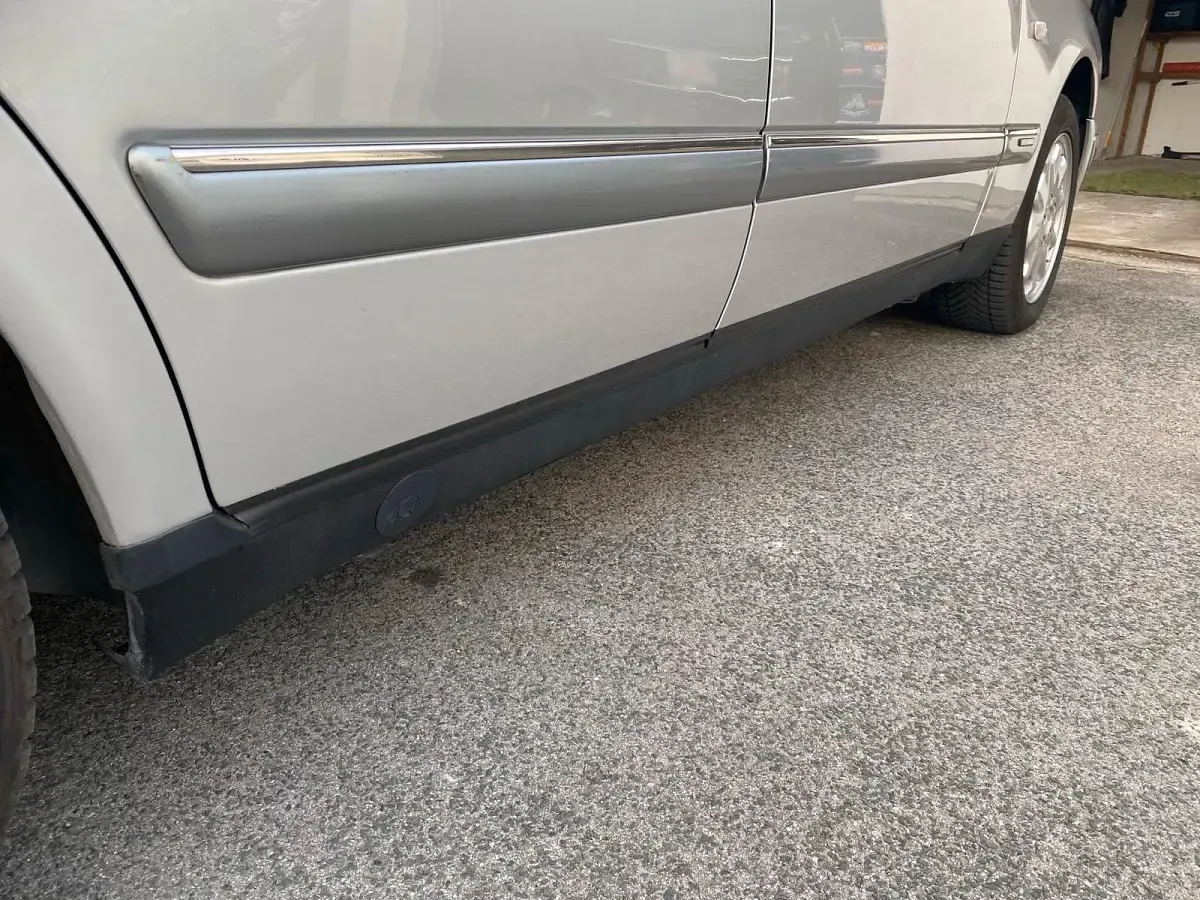 Używany Mercedes E280 Elegance 204 KM (150 kW) 1997 Srebrny Sedan/Limuzyna