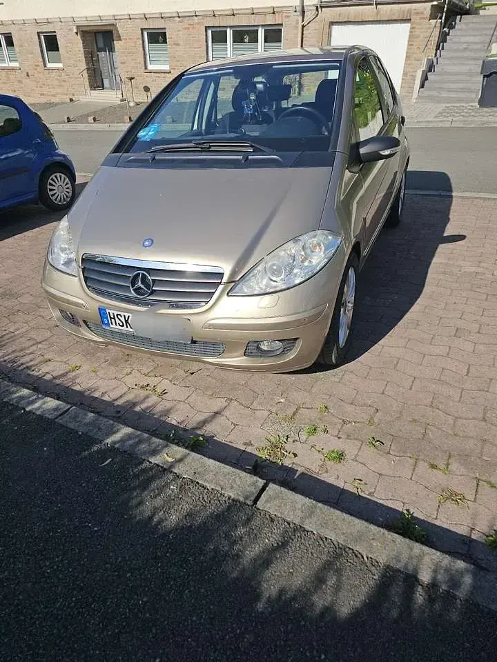 Gebraucht Mercedes A180 109 PS (80 kW) 2005 Gold Kleinwagen