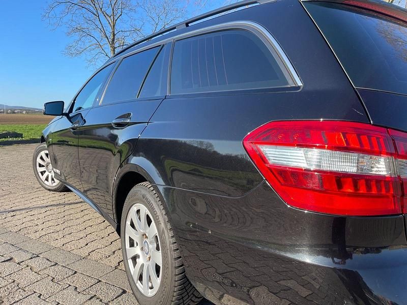 Gebraucht Mercedes 250 204 PS (150 kW) 2010 Schwarz Kombi