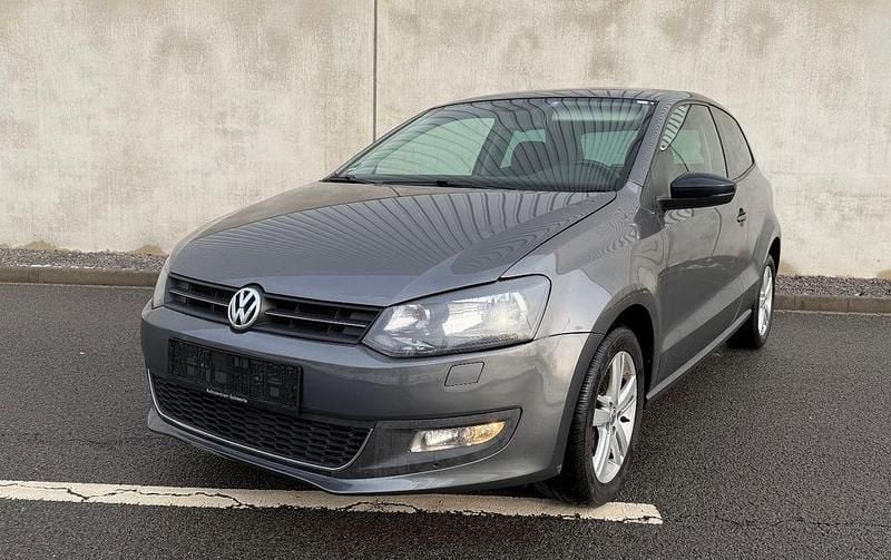 Grau Gebraucht 2013 VW Polo Match Kleinwagen | 5.999 € (Fairer Preis) - Bild 1/4