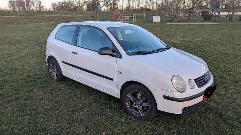 Weiß Gebraucht 2003 VW Polo Limousine | 1.500 € (Fairer Preis) - Bild 1/4