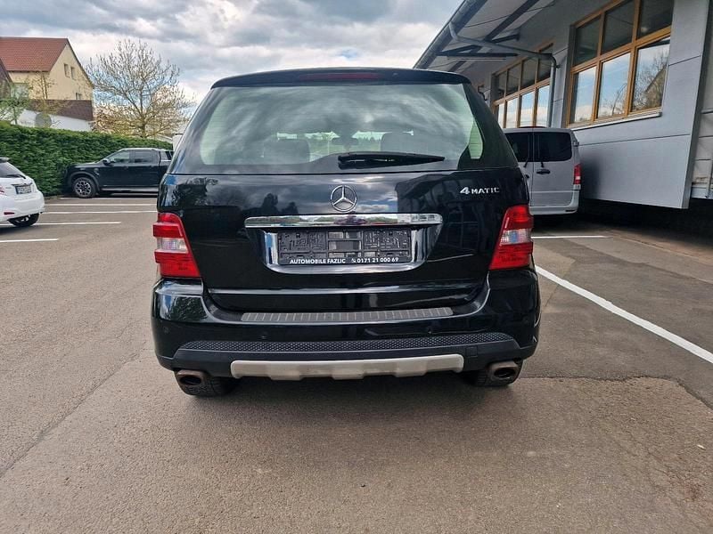 Gebraucht Mercedes ML280 190 PS (139 kW) 2008 Schwarz SUV