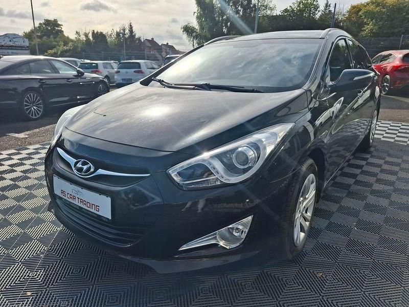 Schwarz Gebraucht 2013 Hyundai i40 Edition Kombi | 6.590 € (Guter Preis) - Bild 1/4