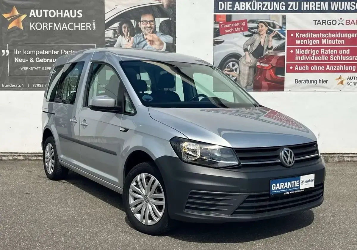 Gebraucht VW Caddy Trendline 125 PS (91 kW) 2015 Silber Van / Kleinbus
