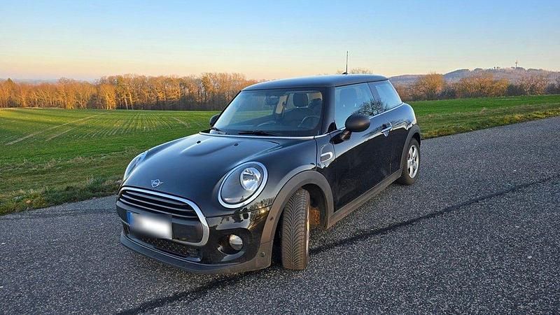 Second-hand Mini ONE 102 CP (75 kW) 2018 Negru Hatchback