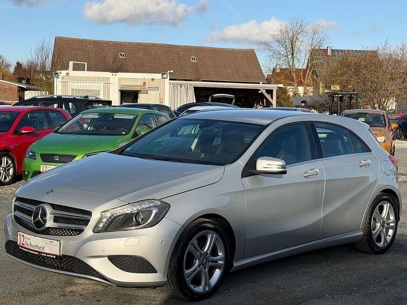 Gebraucht Mercedes A200 156 PS (114 kW) 2015 Silber Limousine