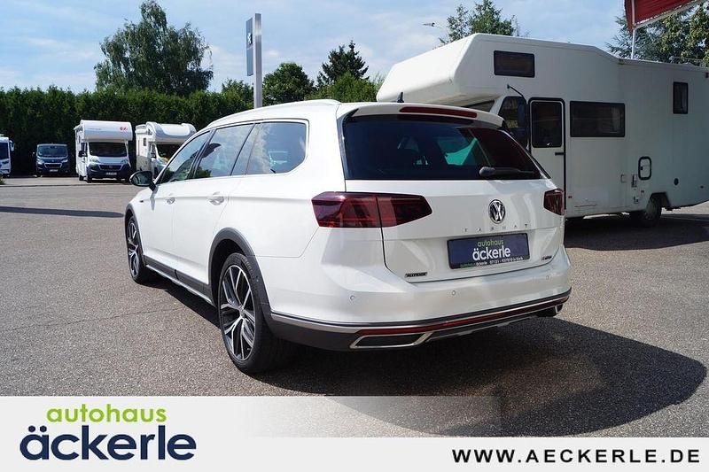 Gebraucht VW Passat Alltrack 190 PS (139 kW) 2019 Oryxwhite perlmutteffekt Kombi