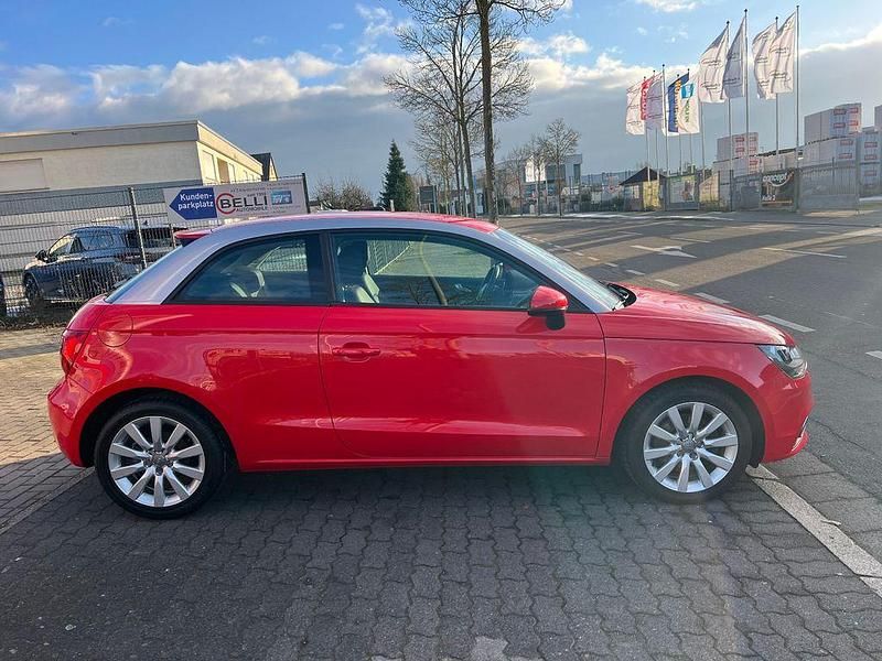 Gebraucht Audi A1 Attraction 122 PS (89 kW) 2015 Rot Kleinwagen