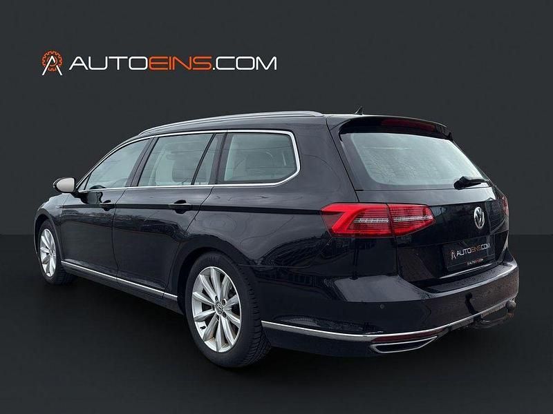 Gebraucht VW Passat Highline 239 PS (175 kW) 2015 Schwarz Kombi