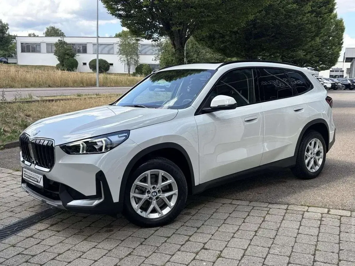 Gebraucht BMW X1 Sport Line 218 PS (160 kW) 2025 Alpinweiss SUV