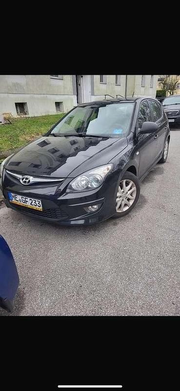 Gebraucht 2012 Hyundai i30 Edition Limousine | 3.700 € (Guter Preis) - Bild 1/4