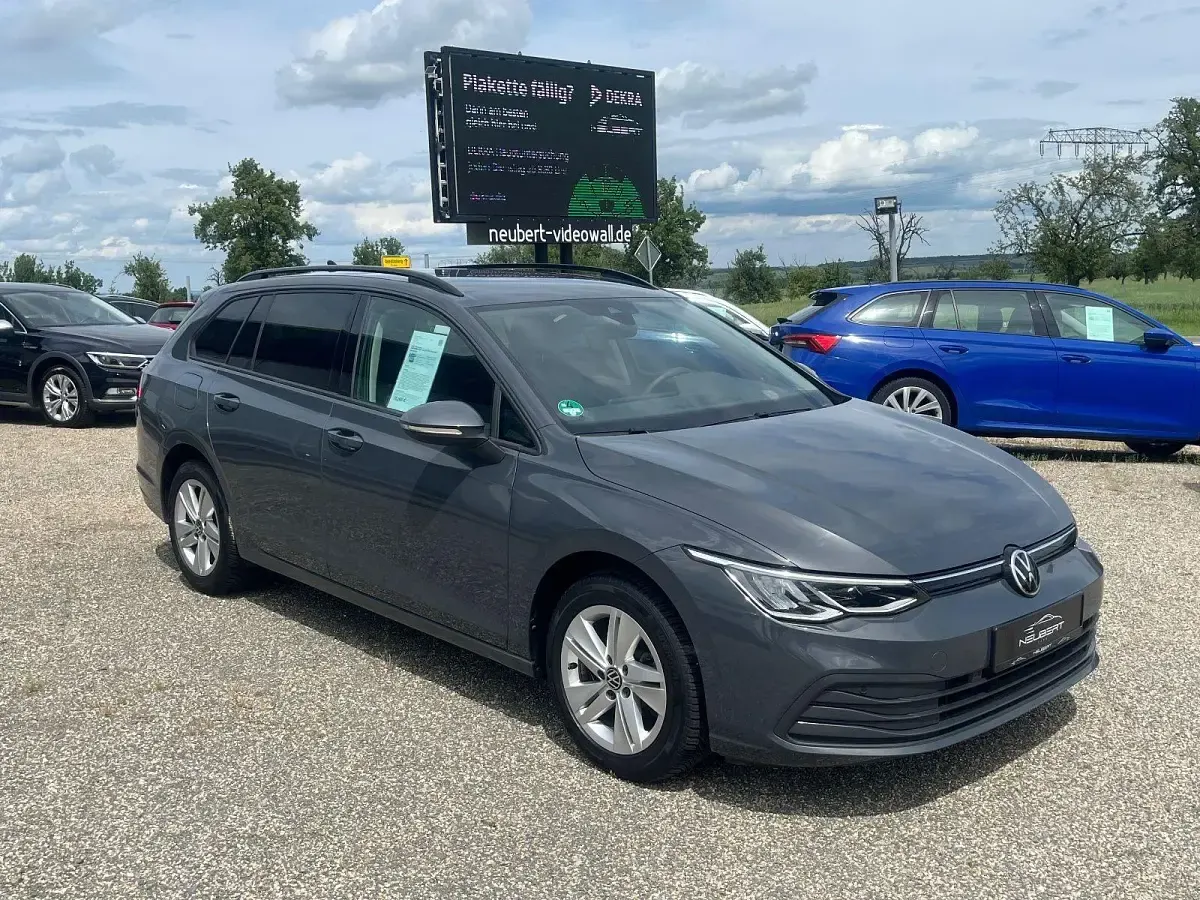 Gebraucht VW Golf VIII Life 110 PS (80 kW) 2020 Grau Kombi