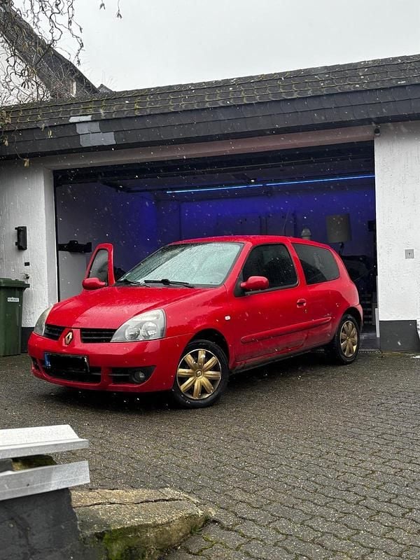 Rot Gebraucht 2008 Renault Clio II Campus Kleinwagen | 1.200 € (Guter Preis) - Bild 1/4