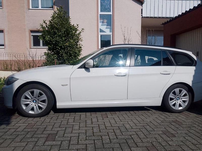 Gebraucht BMW 316 116 PS (85 kW) 2011 Weiß Kombi