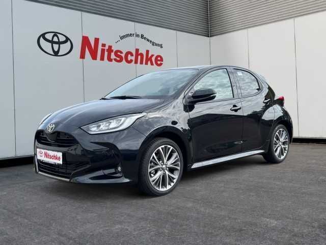 Schwarz Neu 2024 Toyota Yaris Hybrid Style Limousine | 26.990 € (Fairer Preis) - Bild 1/4