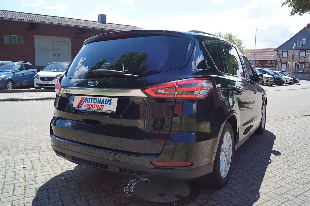 Gebraucht Ford S-MAX Titanium 160 PS (117 kW) 2018 Schwarz Van / Kleinbus