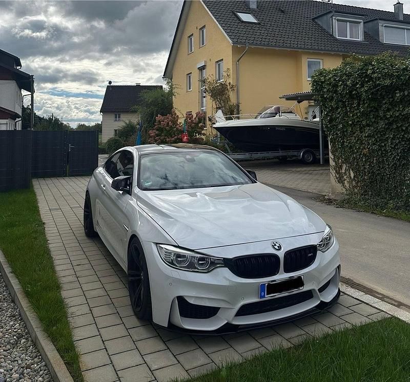 Weiß Gebraucht 2016 BMW M4 Coupé | 42.000 € (Teuer) - Bild 1/4