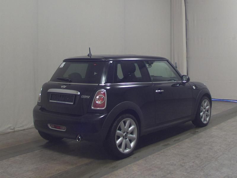 Gebraucht Mini Cooper 122 PS (89 kW) 2013 Midnight black metallic Kleinwagen