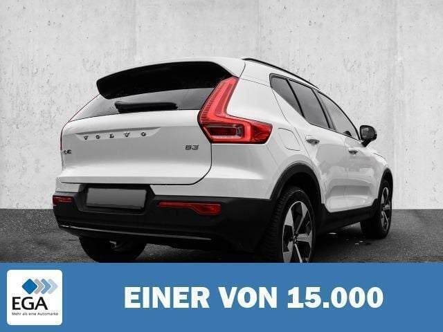 Gebraucht Volvo XC40 Plus 163 PS (119 kW) 2023 Weiß metallic SUV