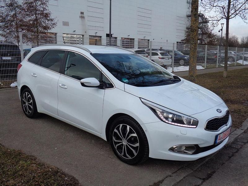 Gebraucht Kia Ceed Platinum 128 PS (94 kW) 2015 Weiß Kleinwagen