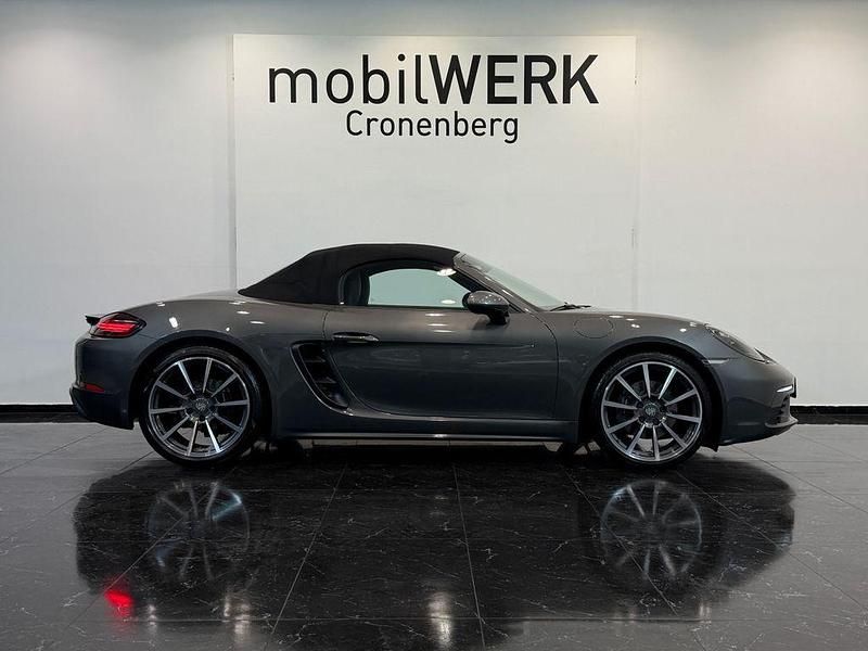 Gebraucht Porsche Boxster 299 PS (219 kW) 2017 Achatgrau Cabrio