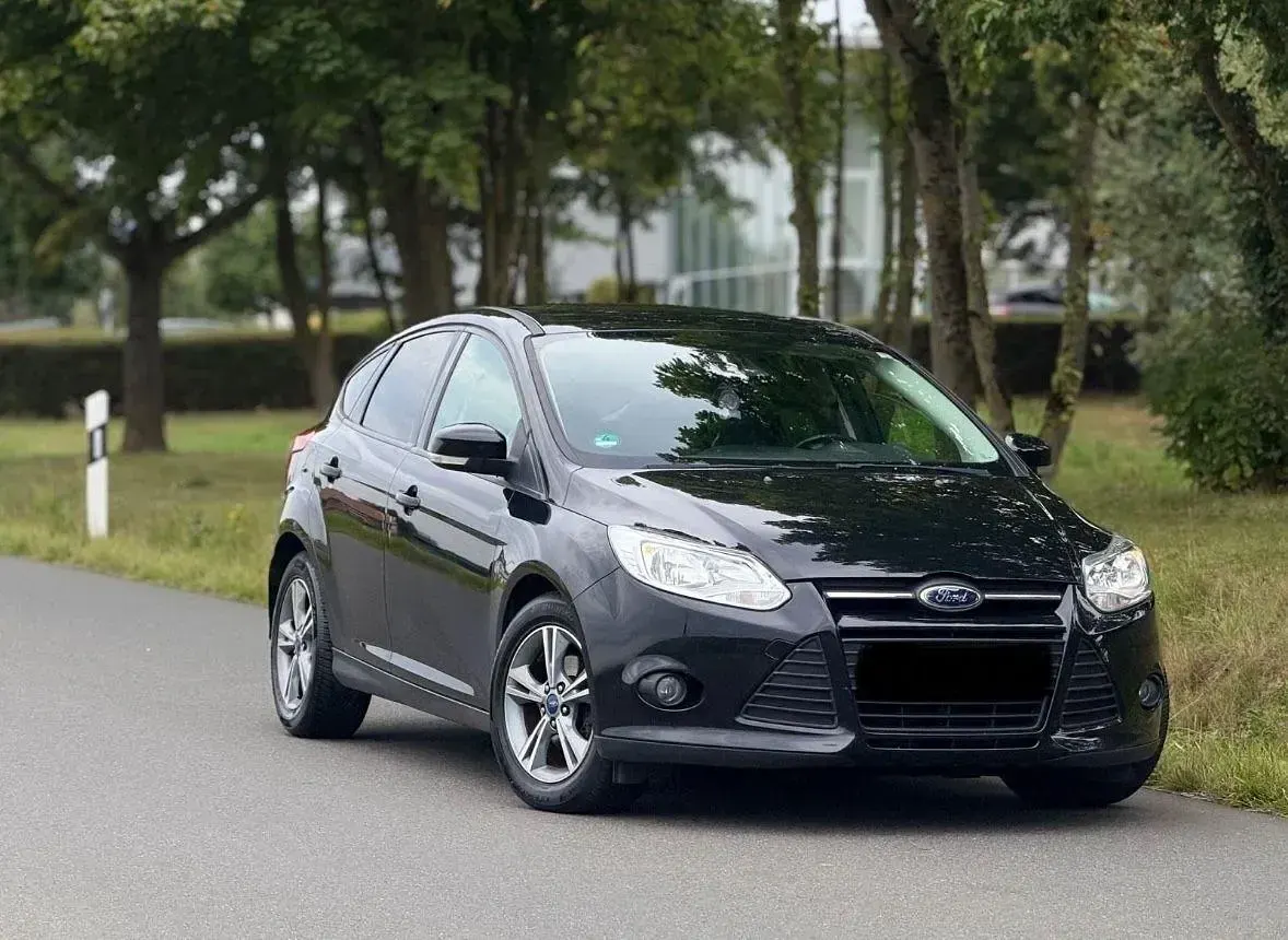 Gebraucht Ford Focus Titanium 125 PS (91 kW) 2013 Schwarz Limousine