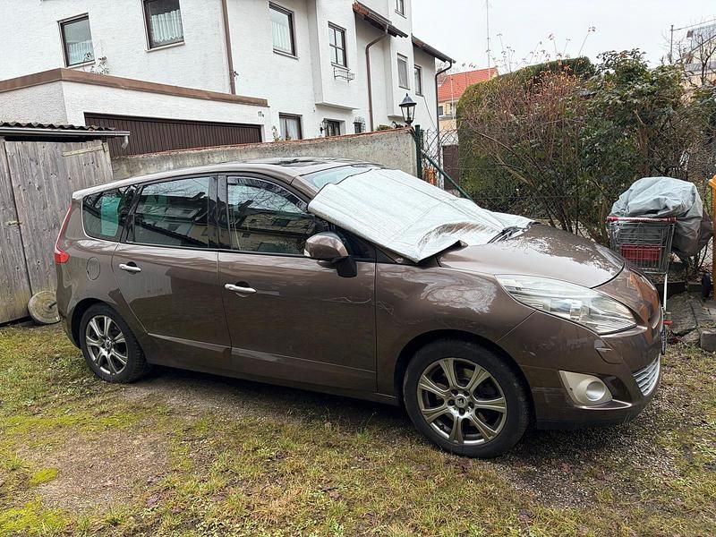 Gebraucht Renault Scénic 160 PS (117 kW) 2009 Braun Van / Kleinbus