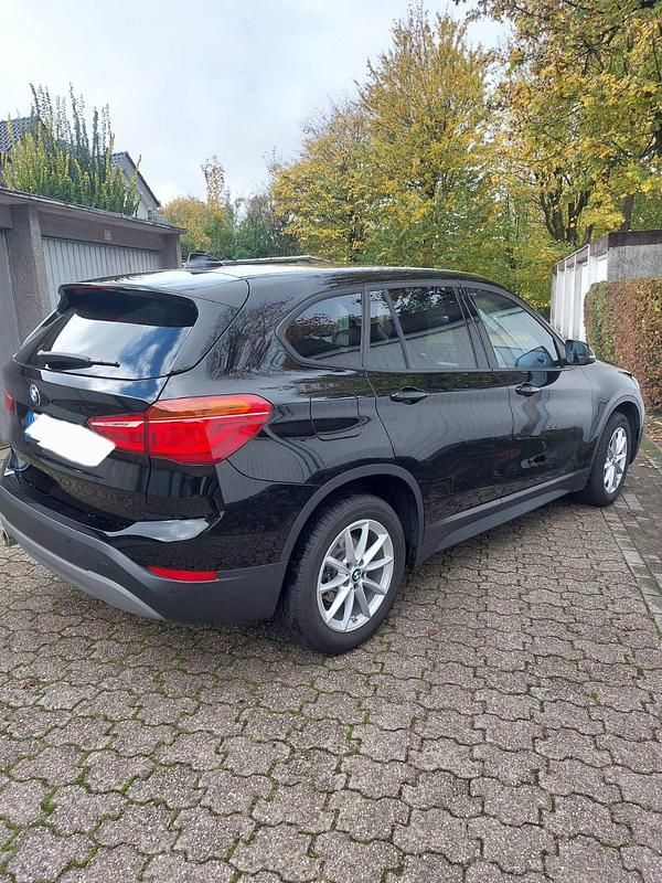 Gebraucht BMW X1 Advantage 140 PS (102 kW) 2018 Schwarz SUV