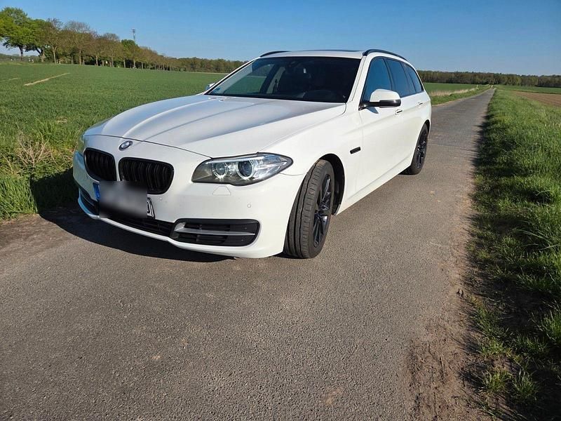 Weiß Gebraucht 2014 BMW 520 Luxury Line Kombi | 10.500 € (Fairer Preis) - Bild 1/4