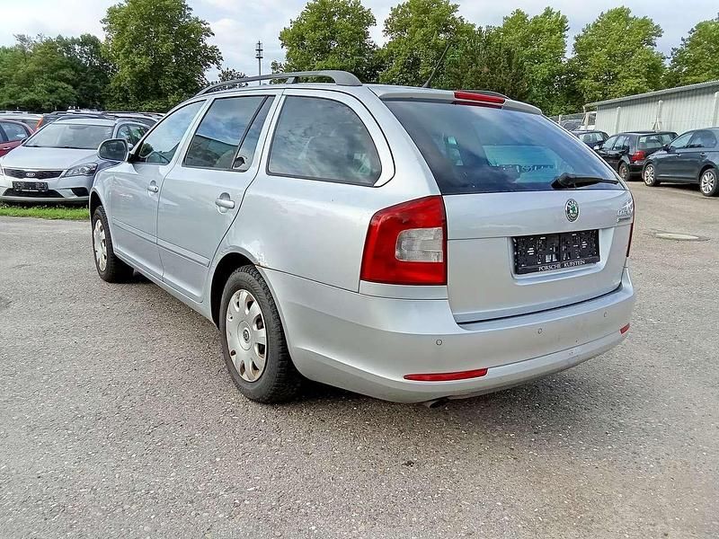 Gebraucht Skoda Octavia GreenLine 105 PS (77 kW) 2012 Brilliantsilber metallic Kombi