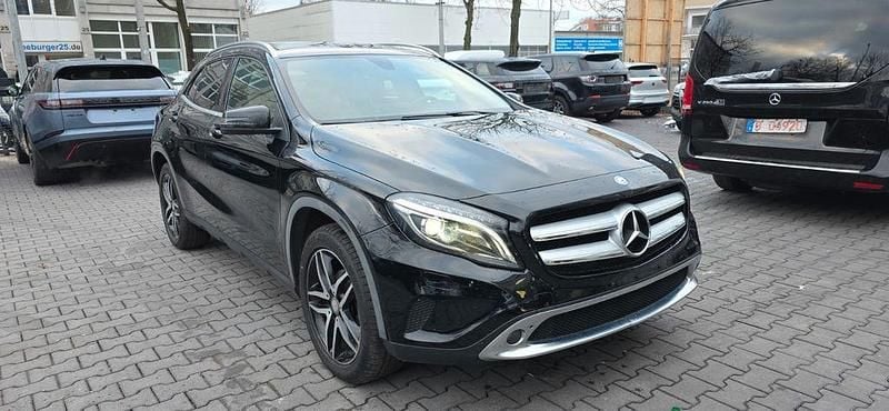 Gebraucht Mercedes GLA200 136 PS (100 kW) 2016 Schwarz SUV